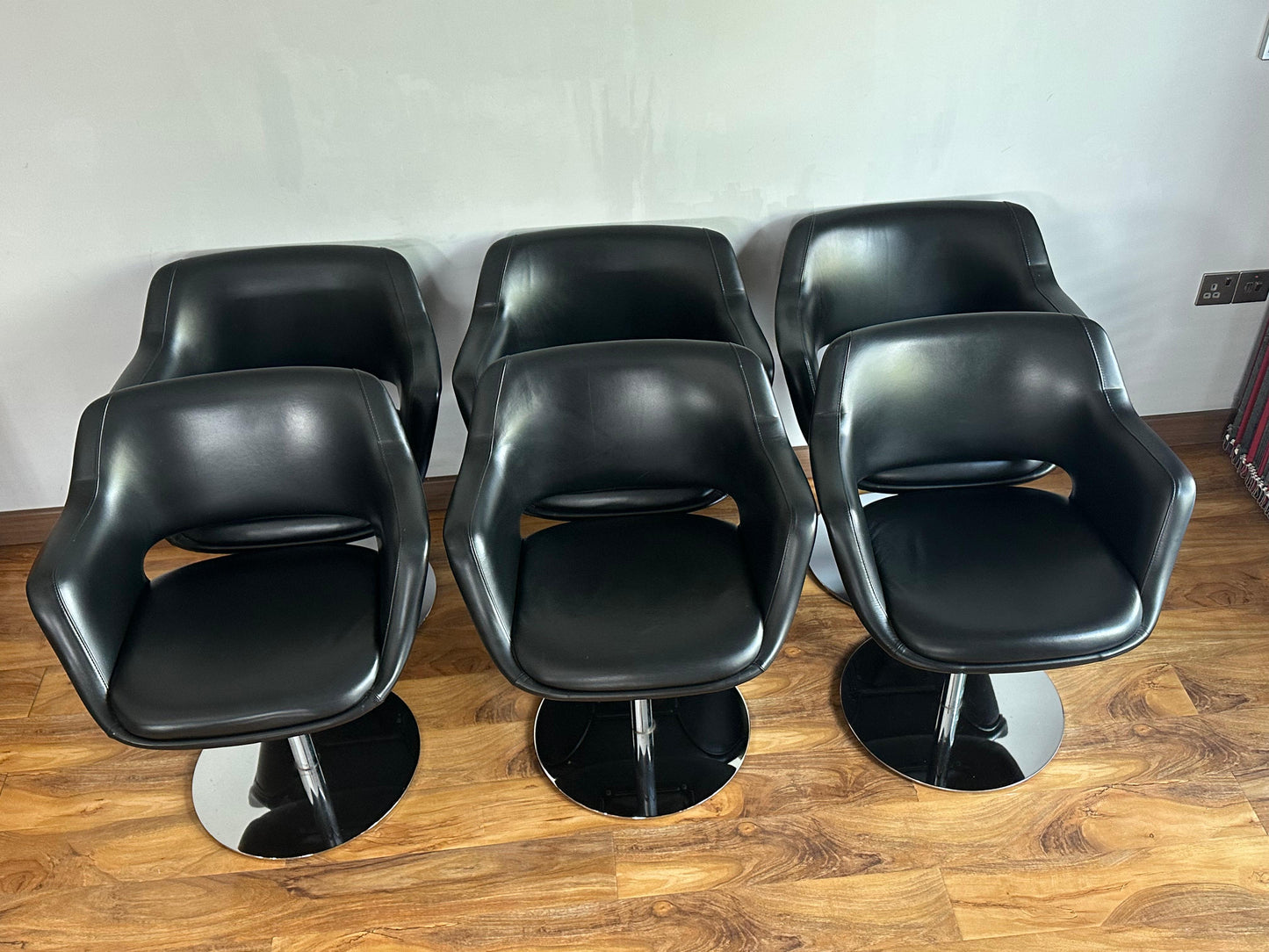 Martela Kilta Swivel Chairs (Black Leather)