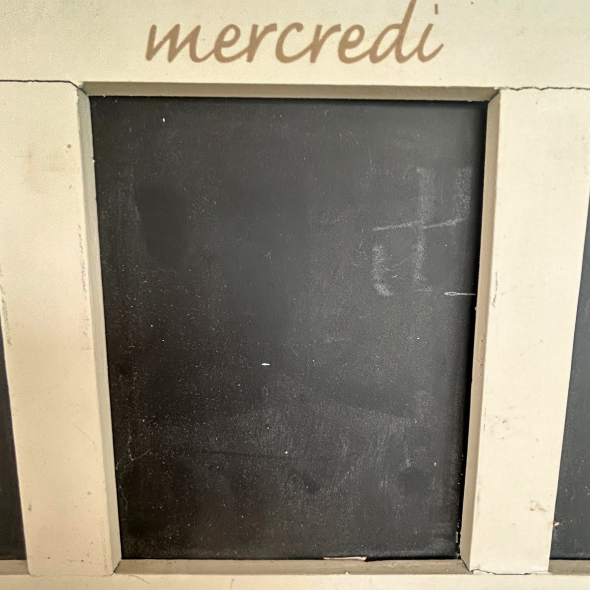 French Days of the Week Wall Organiser with Hooks